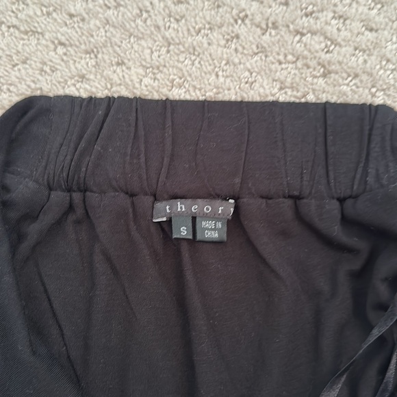 Theory halter top - Picture 5 of 11